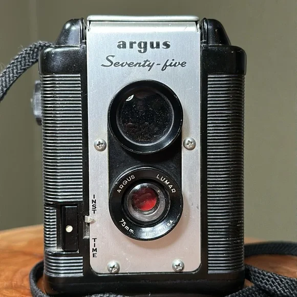 ARGUS Seventy-Five 620 Film Camera Working